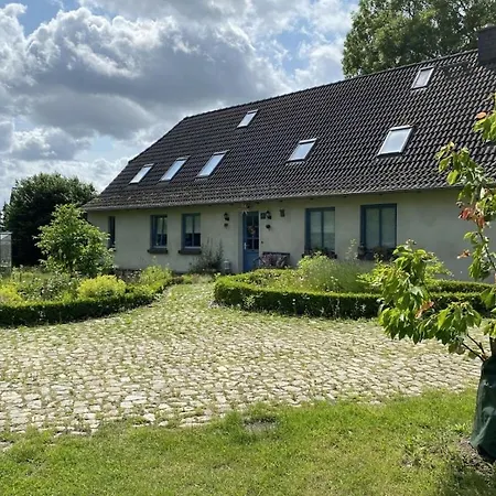 2 With Large Garden, Playground And Pool Дом отдыха