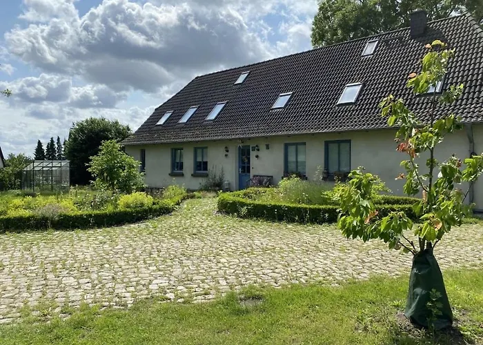 2 With Large Garden, Playground And Pool Дом отдыха