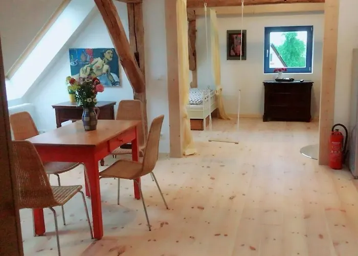 Дом отдыха 2 With Large Garden, Playground And Pool